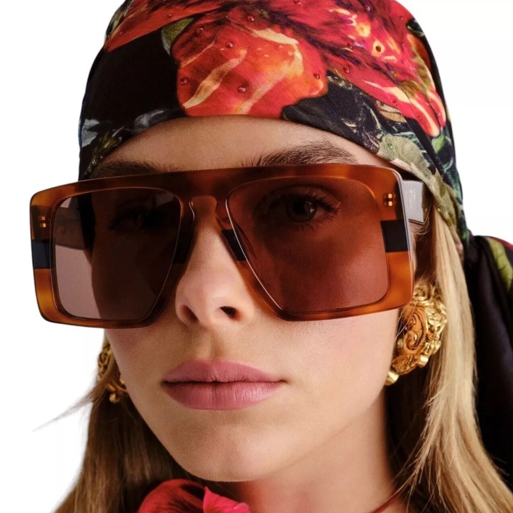 CAMILLA *Fully Booked* XL oversized square tortoise acetate statement sunglasses - Picture 4 of 7